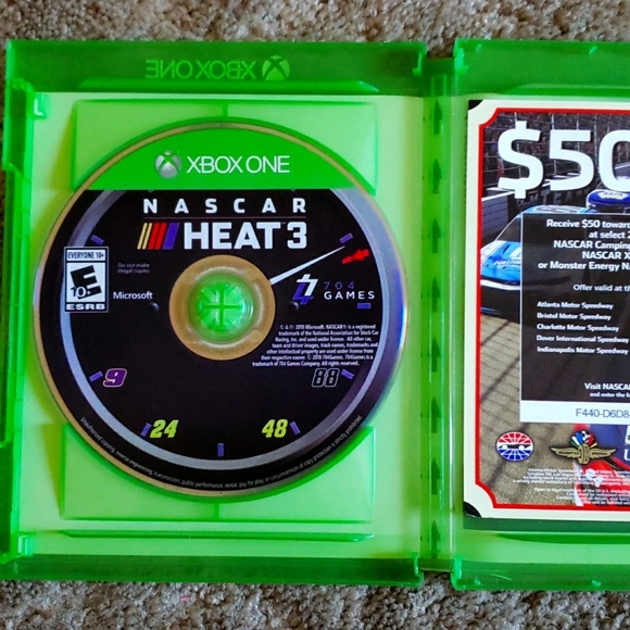 XBOX ONE NASCAR HEAT 3 - Picture 3 of 3